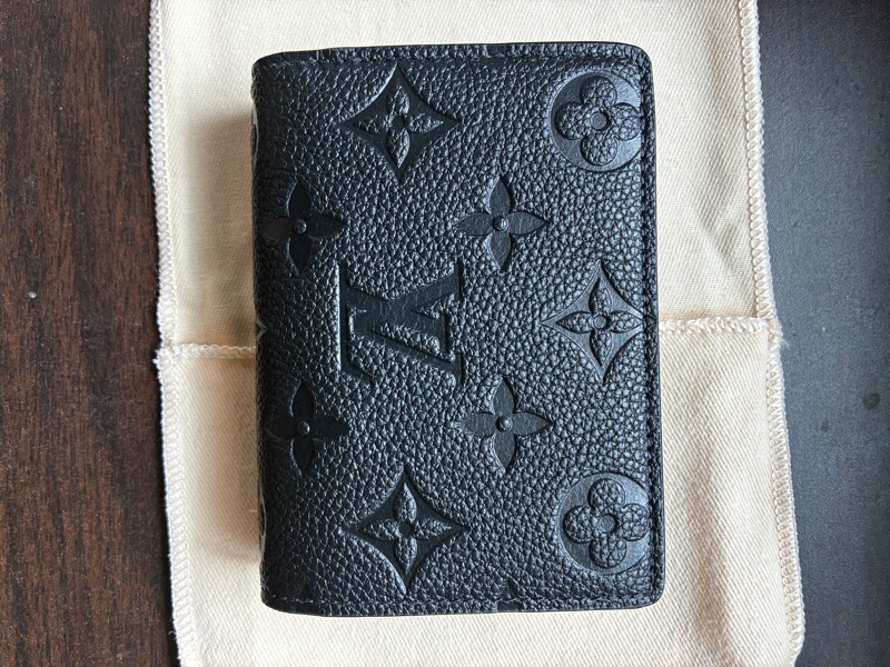 Louis Vuitton 黑色短夾 全新-1