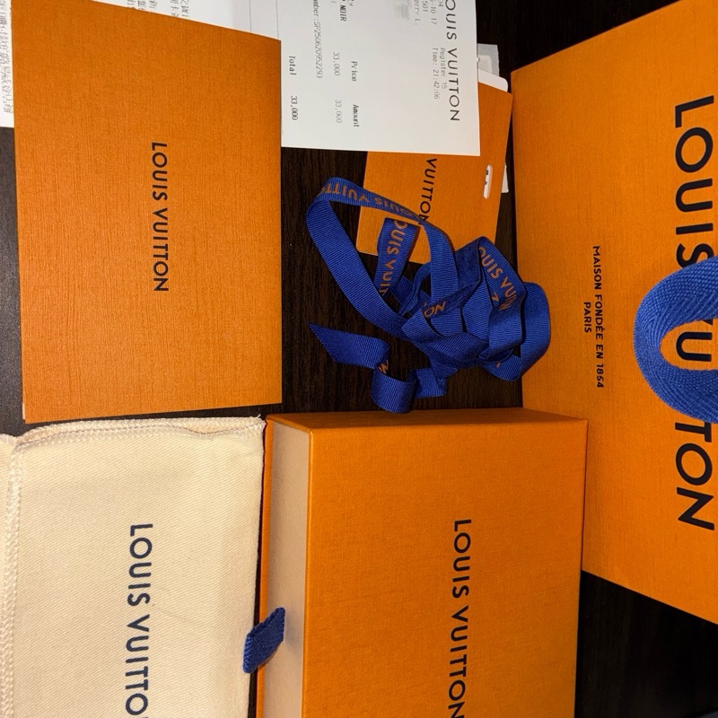 Louis Vuitton 黑色短夾 全新-8