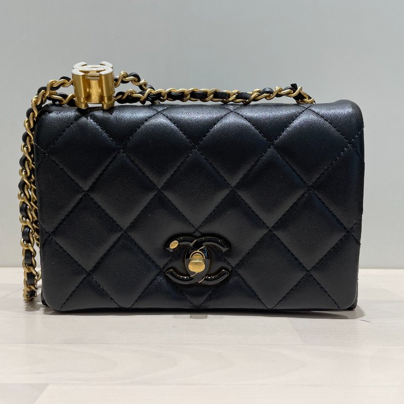 chanel 雙C調節扣 黑色斜背包-0