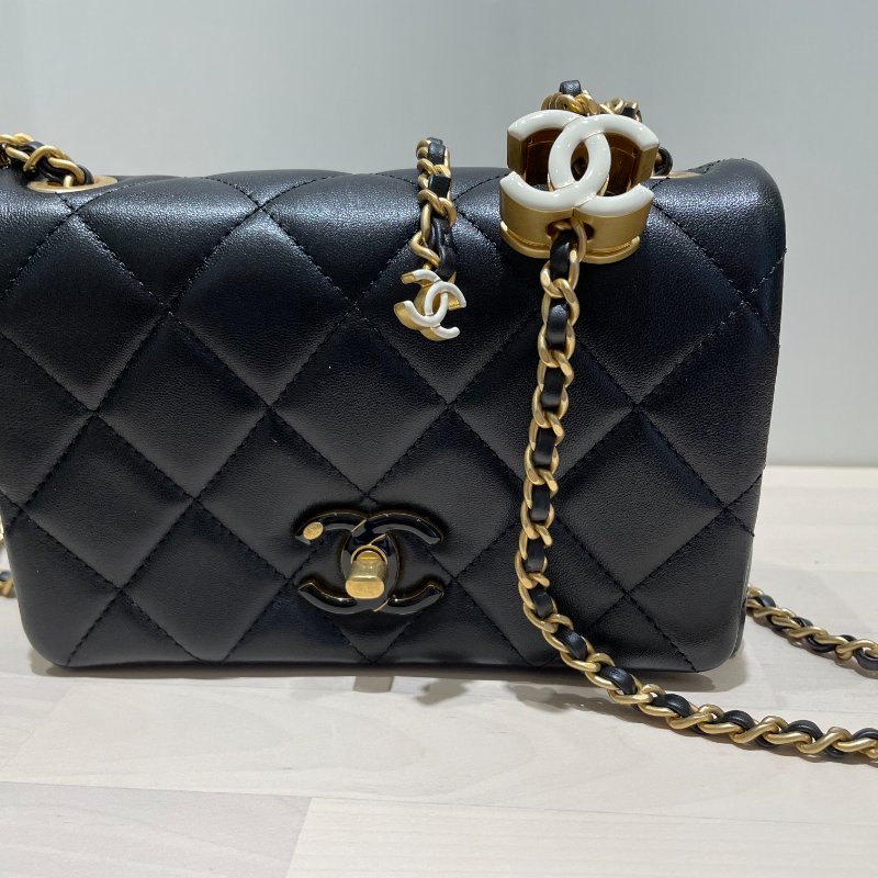 chanel 雙C調節扣 黑色斜背包-3