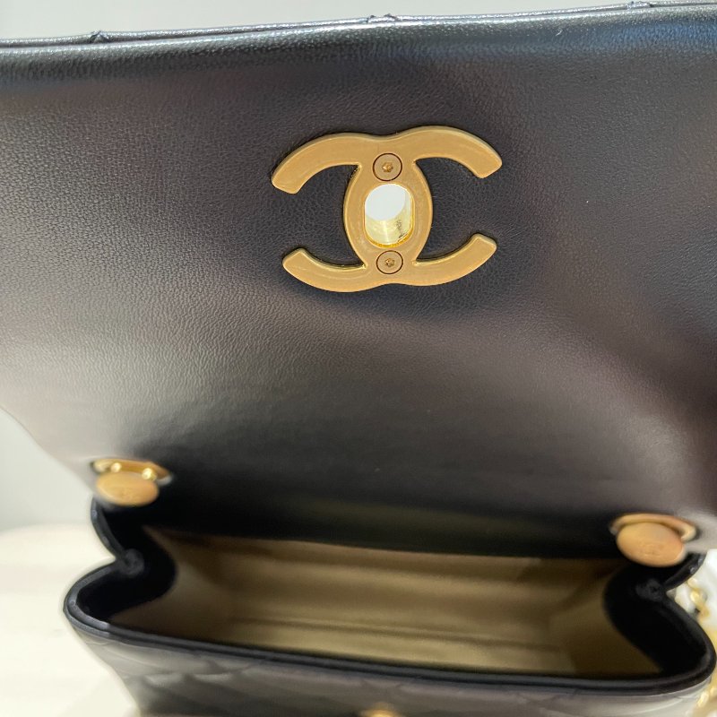 chanel 雙C調節扣 黑色斜背包-4
