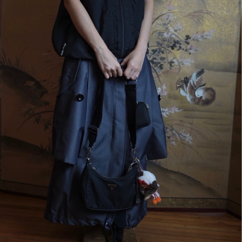 🦄PRADA普拉達黑銀三合一尼龍Hobo單肩斜跨包-23