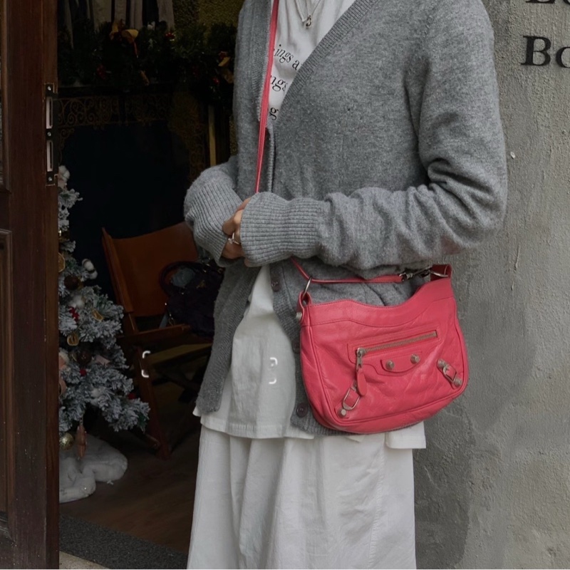 【夏日甜酷❤️全網獨有✨】Balenciaga 巴黎世家 Giant Hip Messenger 單肩｜斜背｜機車包｜迷你包-1