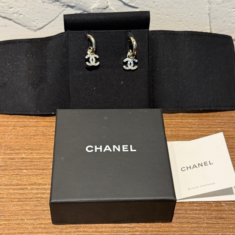 Chanel 垂墜耳環