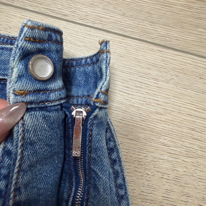 Loewe 牛仔褲裙 S號女生可穿低腰 超美🥰 想要更多實穿圖片請私訊我-4