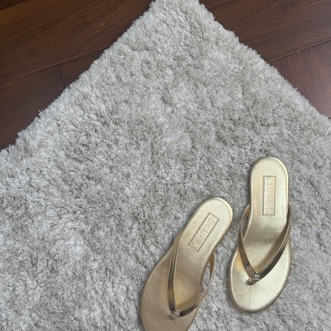 CHANEL 香奈兒【25A 高级手工坊】金色人字拖 THONGS G46507