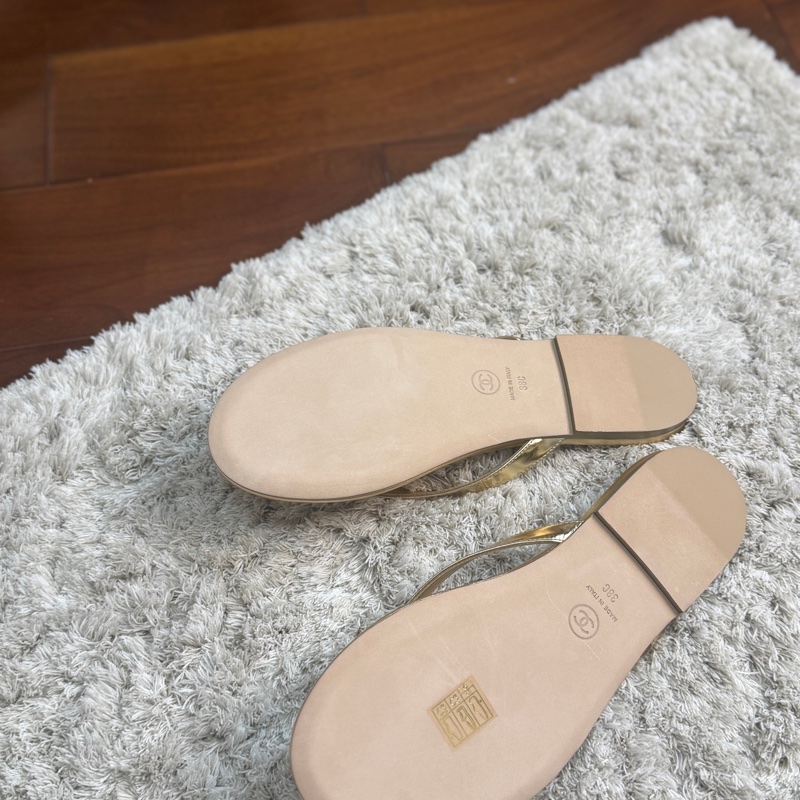 CHANEL 香奈兒【25A 高级手工坊】金色人字拖 THONGS G46507-2