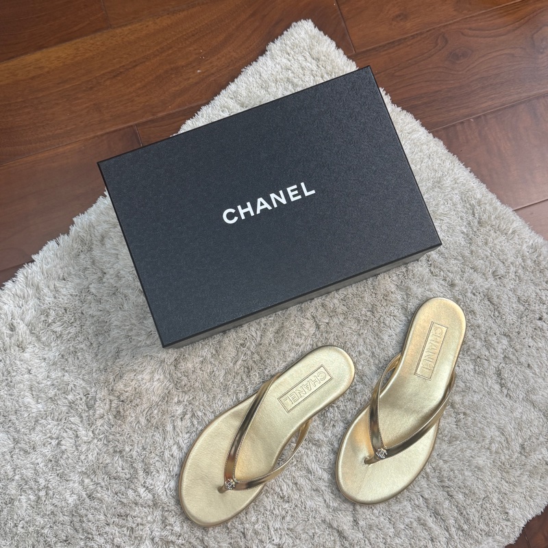 CHANEL 香奈兒【25A 高级手工坊】金色人字拖 THONGS G46507-3