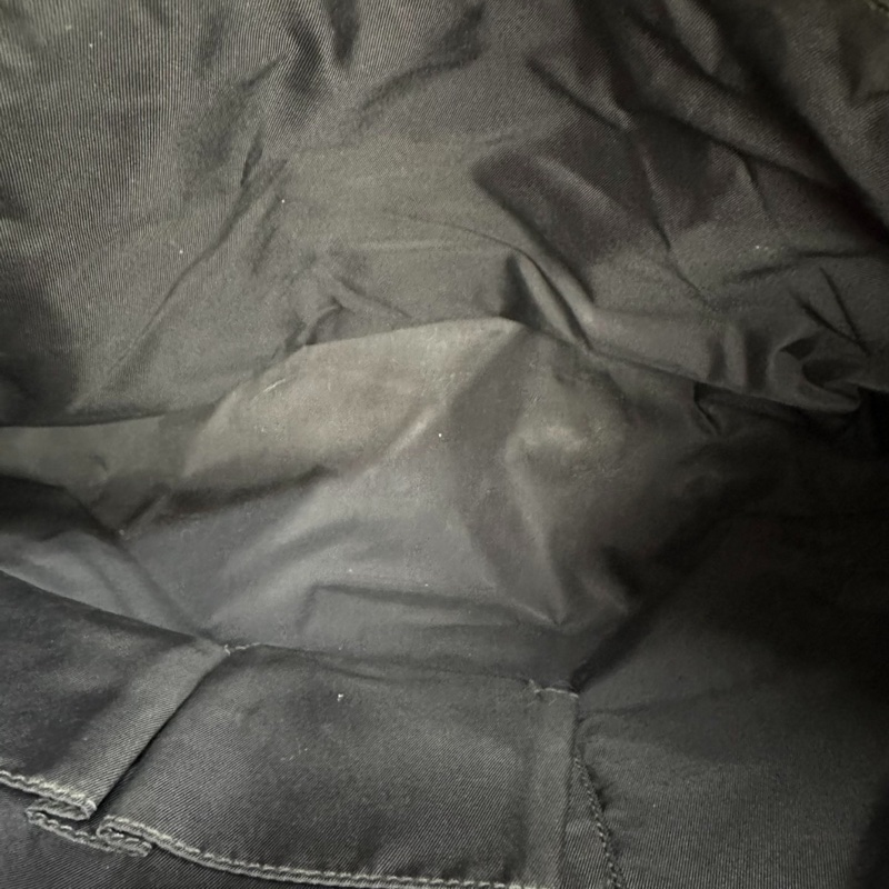 【帥氣低調🖤容量充足✨全網最低價‼️】GUCCI 古馳 男士老花 牛皮壓紋 郵差包｜公文包｜單肩包｜斜背包｜黑色銀扣-9