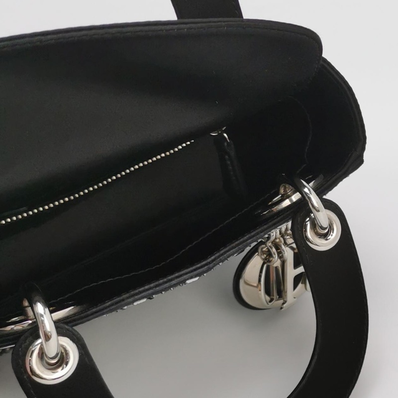 Dior Lady Dior戴妃包迷你緞面Logo吊飾單肩包-6