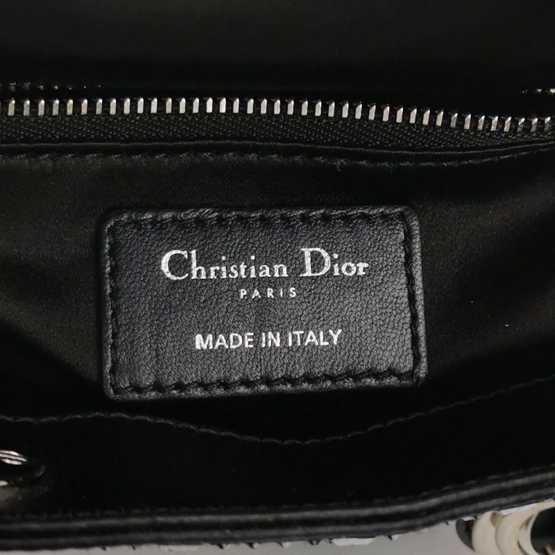 Dior Lady Dior戴妃包迷你緞面Logo吊飾單肩包-7