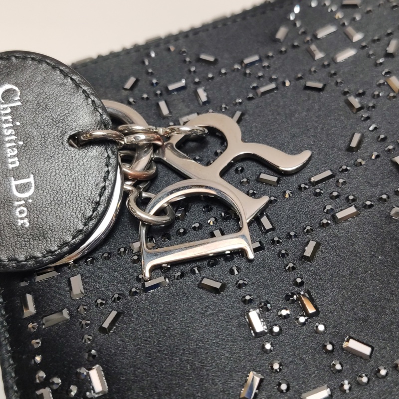 Dior Lady Dior戴妃包迷你緞面Logo吊飾單肩包-15
