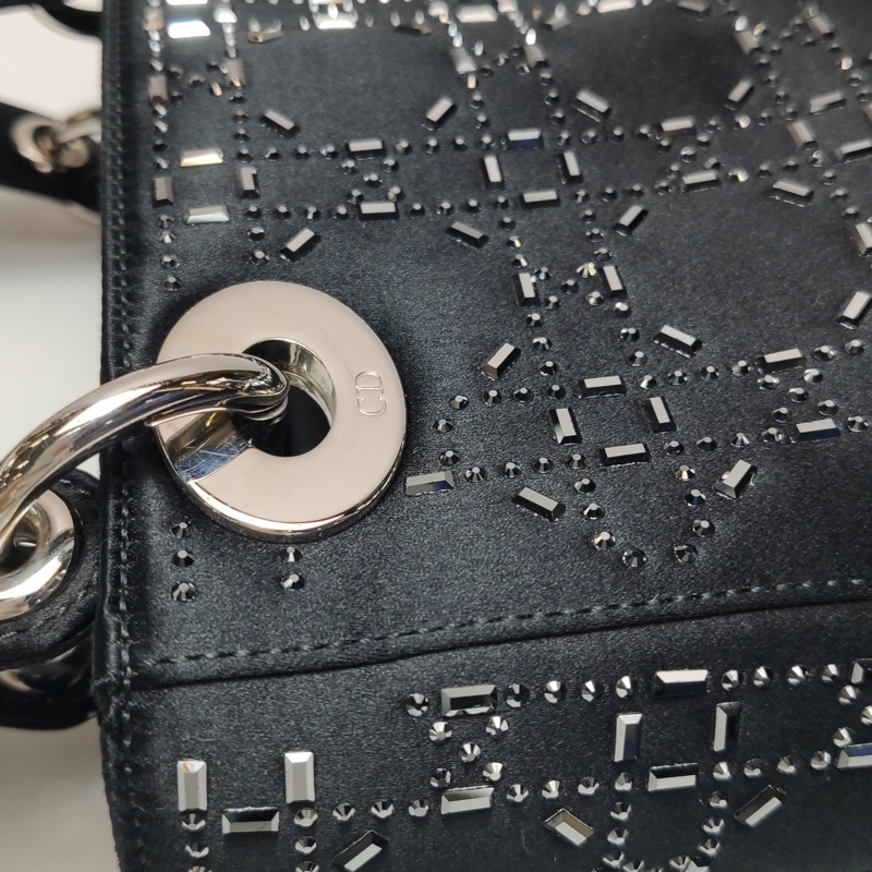 Dior Lady Dior戴妃包迷你緞面Logo吊飾單肩包-16