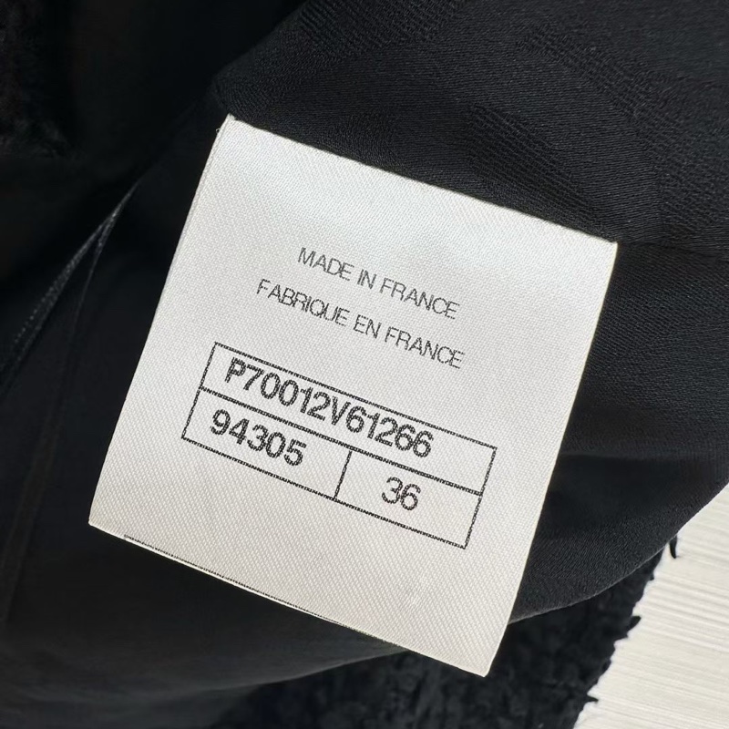 ⭐️ Chanel Top 上衣外套 ⭐️ Chanel 春夏系列薄款粗花呢上衣外套,F36,前后两穿,高腰短款-1