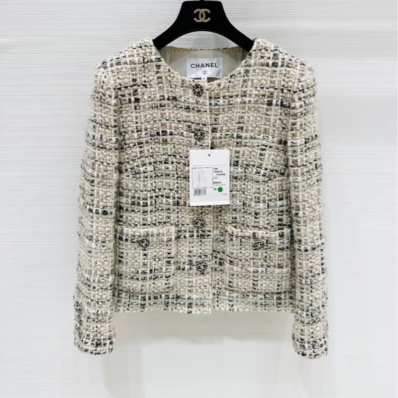 ⭐️ Chanel Jacket 外套 ⭐️ 森林系列極品外套,很难买到的一款经典外套,值得收藏的一件,一直都炒的很火价格很高的一件-0