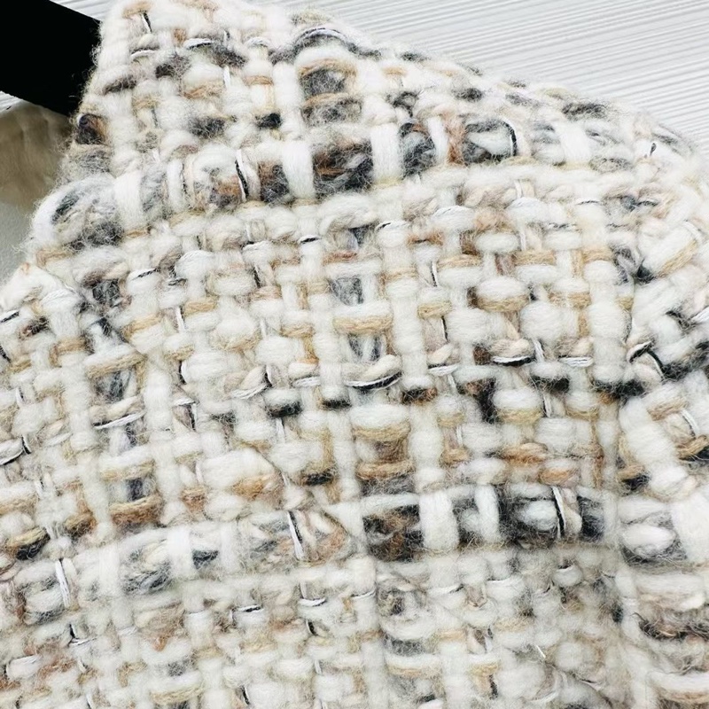 ⭐️ Chanel Jacket 外套 ⭐️ 森林系列極品外套,很难买到的一款经典外套,值得收藏的一件,一直都炒的很火价格很高的一件-3