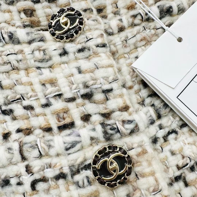 ⭐️ Chanel Jacket 外套 ⭐️ 森林系列極品外套,很难买到的一款经典外套,值得收藏的一件,一直都炒的很火价格很高的一件-4