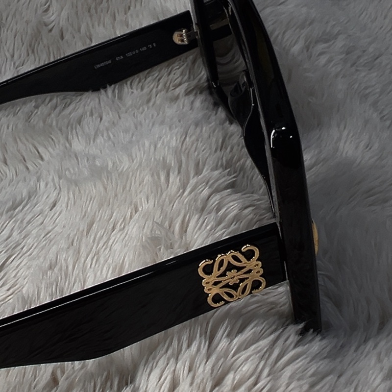 LOEWE 羅意威 Anagram 大框盾牌墨鏡 黑金款-3