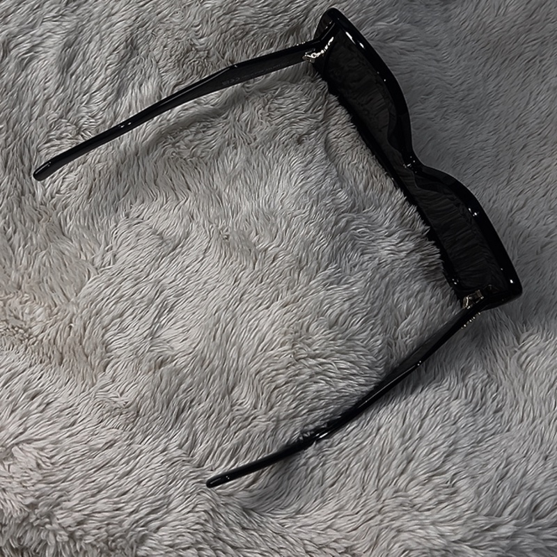 LOEWE 羅意威 Anagram 大框盾牌墨鏡 黑金款-4