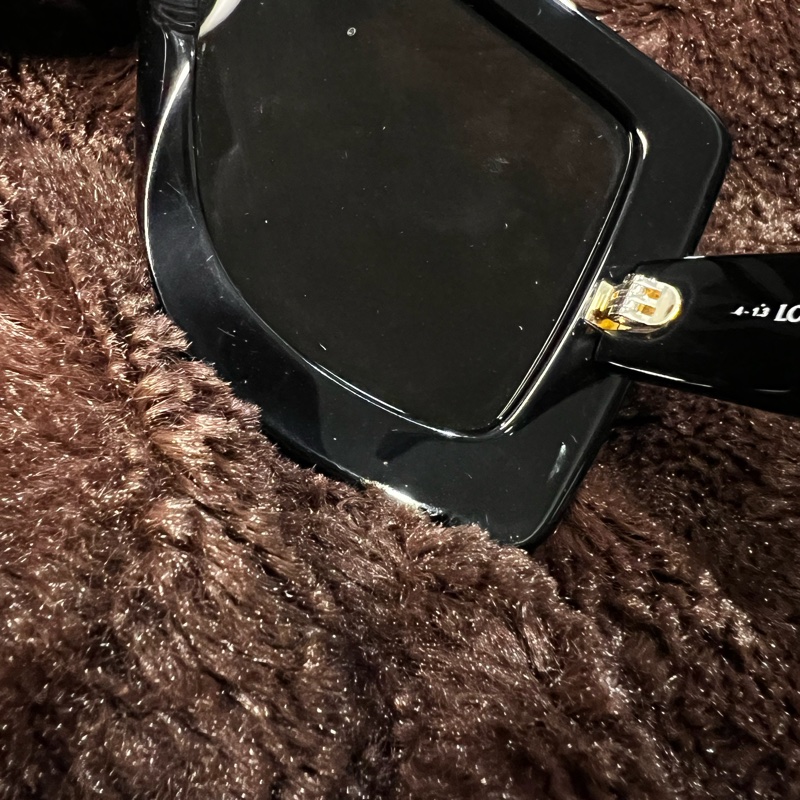 LOEWE 羅意威 Anagram 大框盾牌墨鏡 黑金款-11