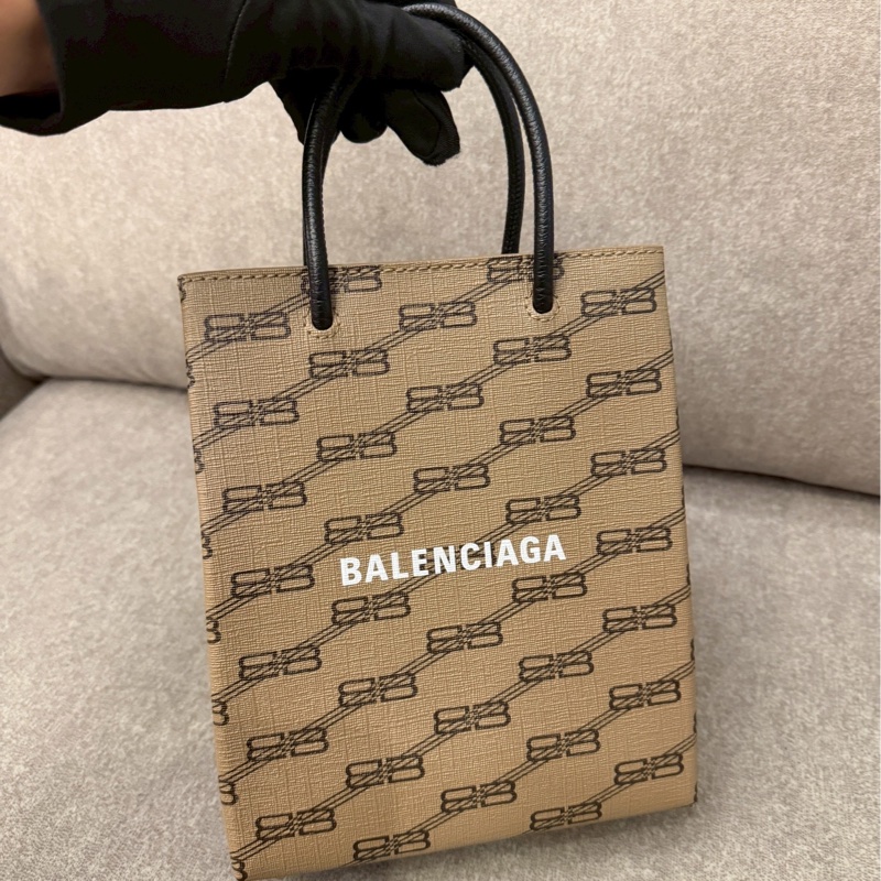 巴黎世家 卡其手機包-1