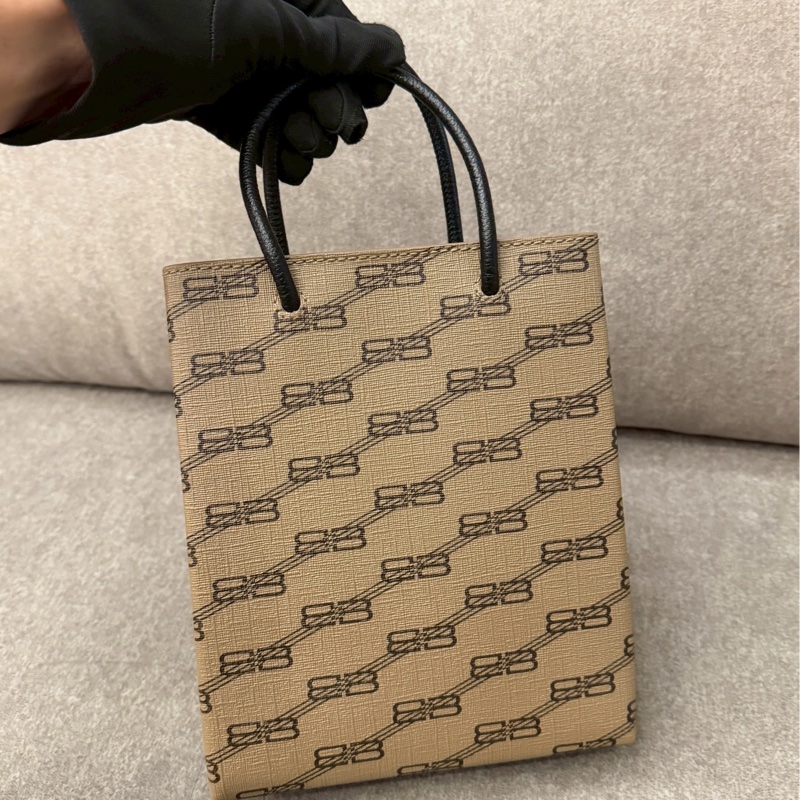 巴黎世家 卡其手機包-4