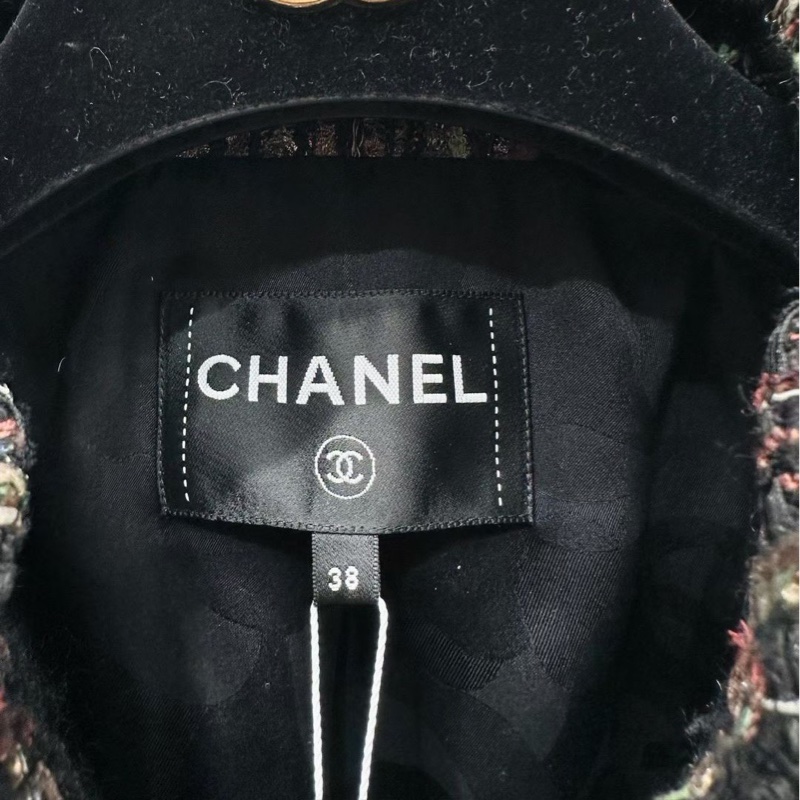 ⭐️ Chanel Jacket 外套 ⭐️ Chanel 25A高级手工坊编织外套,F38,全新,专柜12w左右,多彩的格纹经典高端,适合各种场合,小高腰的设计拉长比-1