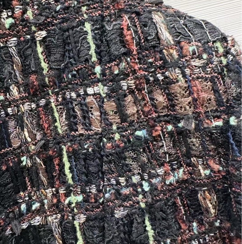 ⭐️ Chanel Jacket 外套 ⭐️ Chanel 25A高级手工坊编织外套,F38,全新,专柜12w左右,多彩的格纹经典高端,适合各种场合,小高腰的设计拉长比-3