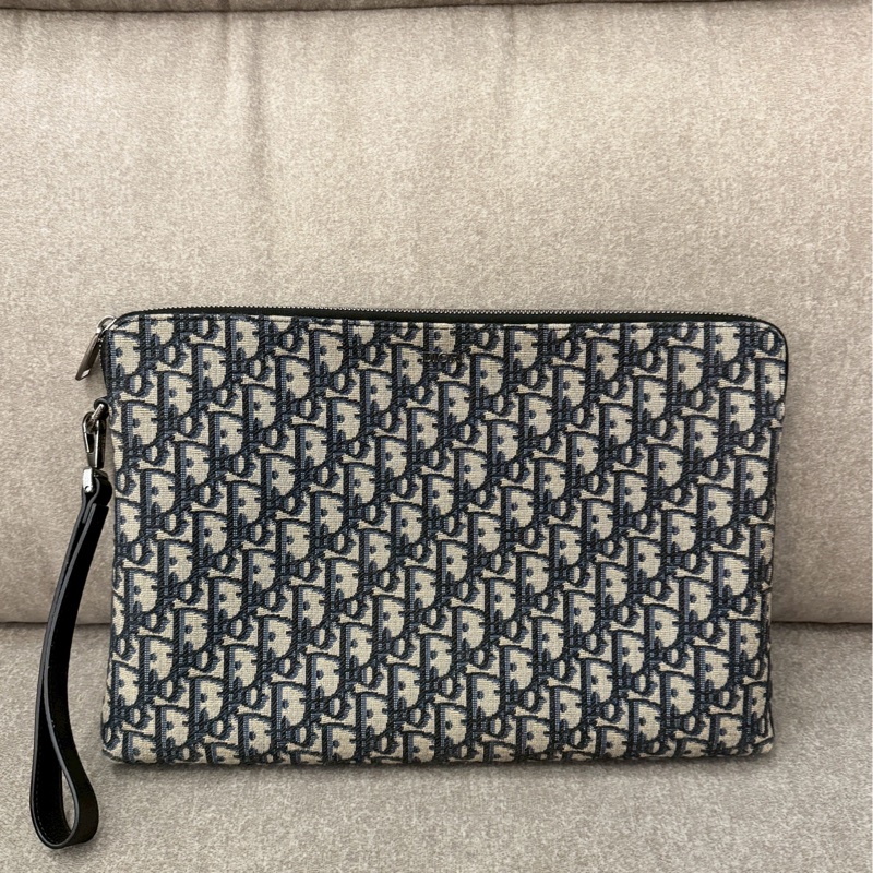 DIOR老花大手拿包-0