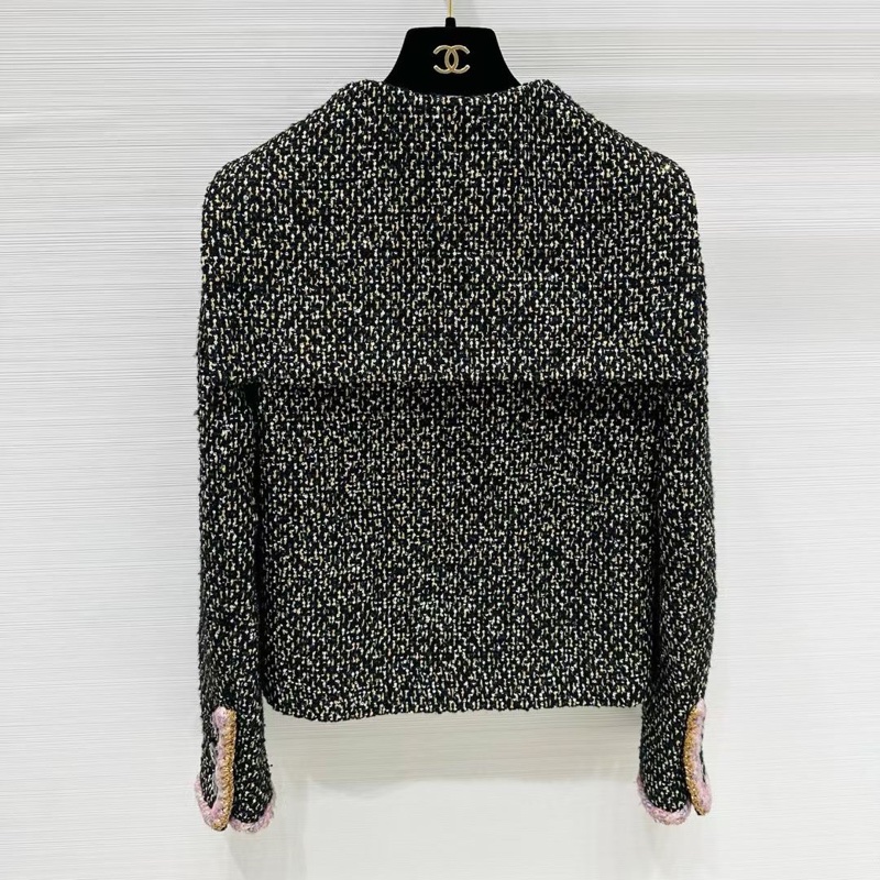 ⭐️ Chanel Jacket 外套 ⭐️ Chanel 24k海军领花呢外套,F34,很复古的一款,尤其是扣子,专柜8w十-1