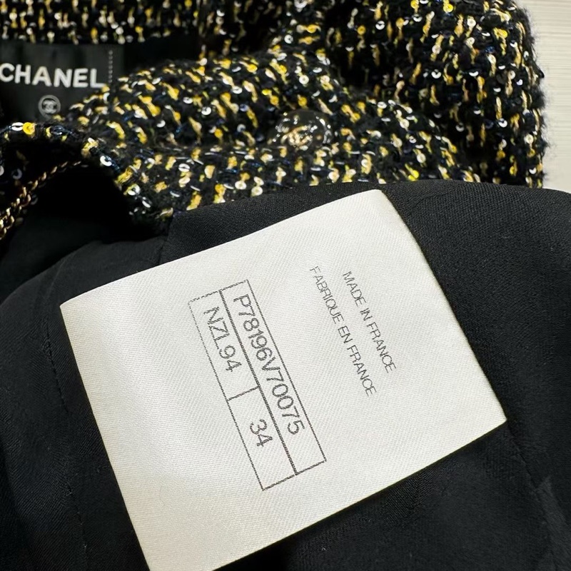 ⭐️ Chanel Jacket 外套 ⭐️ Chanel 24k海军领花呢外套,F34,很复古的一款,尤其是扣子,专柜8w十-2