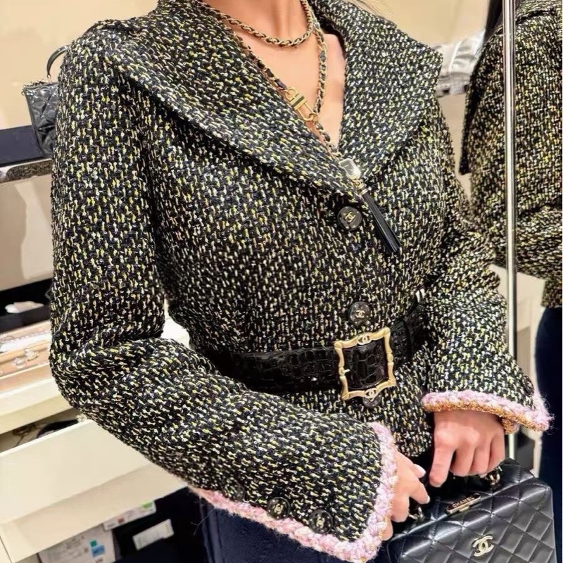 ⭐️ Chanel Jacket 外套 ⭐️ Chanel 24k海军领花呢外套,F34,很复古的一款,尤其是扣子,专柜8w十-5
