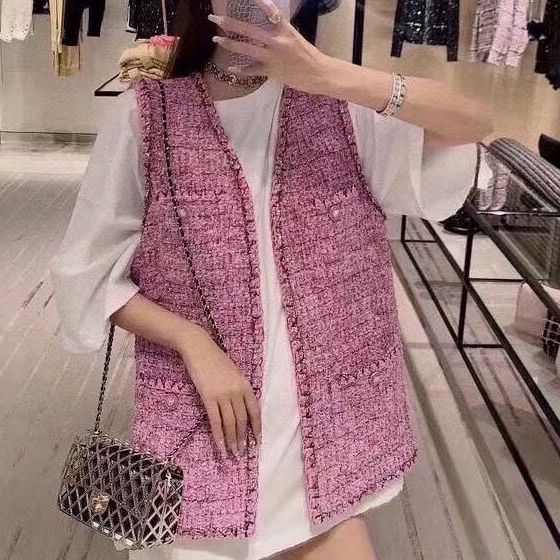 ⭐️ Chanel Jacket 外套 ⭐️ Chanel 春夏编织马甲,F34,偏大挺多,春夏穿超不错,专柜6w左右,马甲款真的特别实用好穿-6