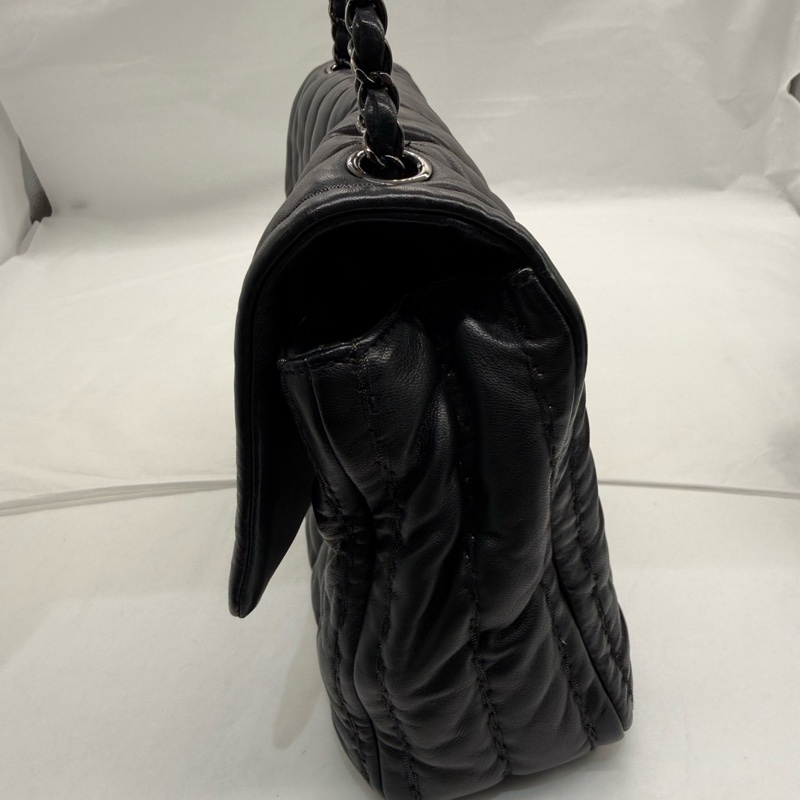 Chanel香奈兒中古黑色泡芙cf機場包-3