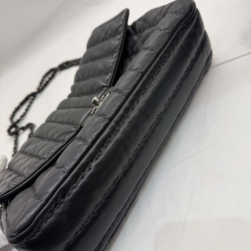 Chanel香奈兒中古黑色泡芙cf機場包-4