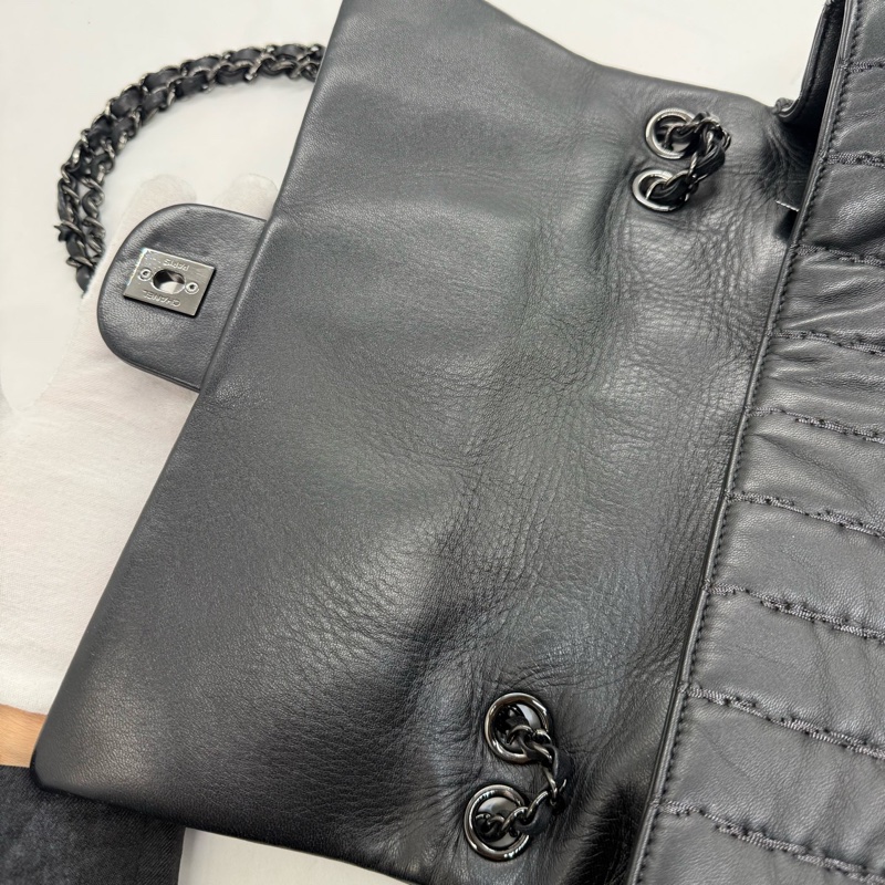 Chanel香奈兒中古黑色泡芙cf機場包-21