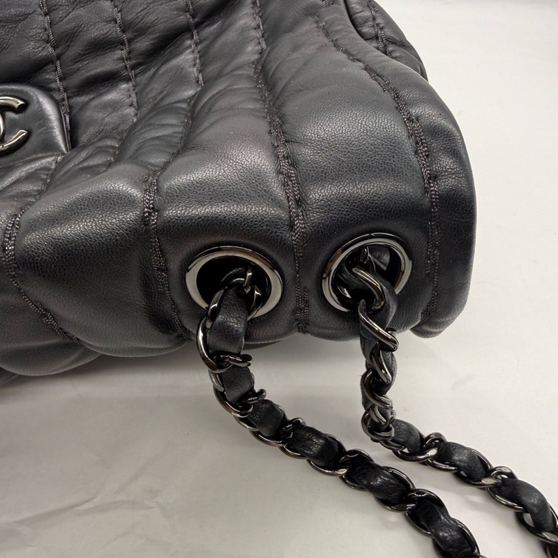 Chanel香奈兒中古黑色泡芙cf機場包-22