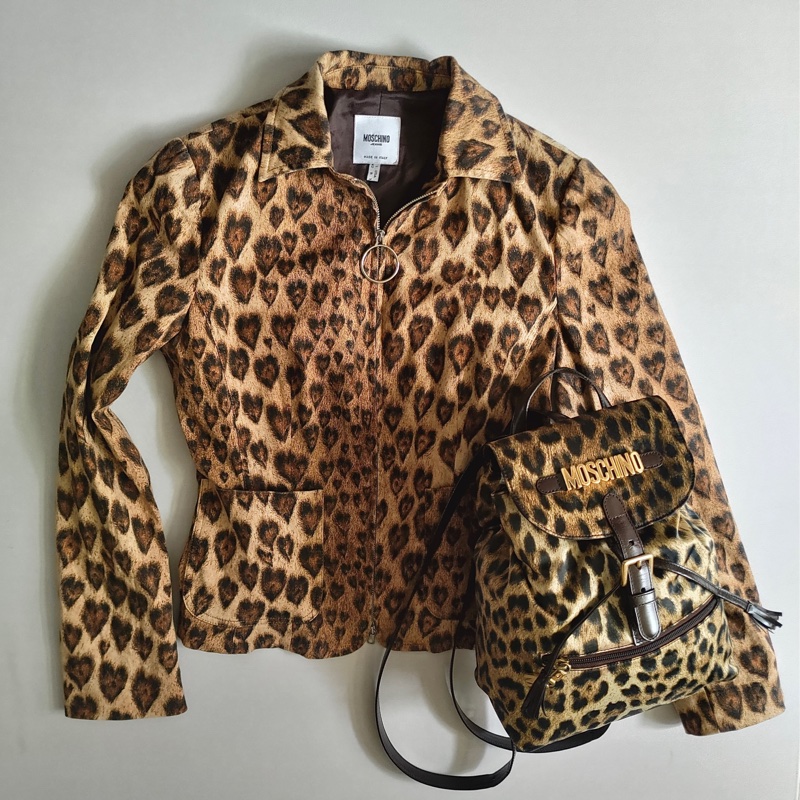 義大利製老品 #MOSCHINO 豹紋外套 愛心 | 短板 | 街拍 |  LOVE & PEACE-6