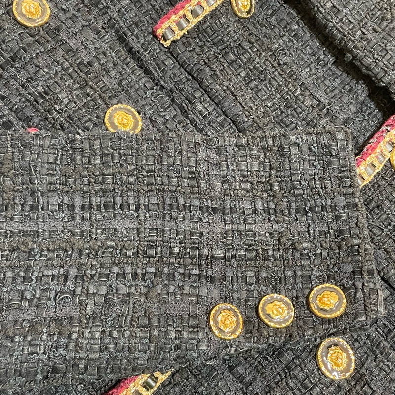 ⭐️ Chanel Jacket 外套 ⭐️ chanel F36，城堡系列手工坊粗花呢编织外套，专柜7w十，经典版型。不过时款。耐穿耐看-4