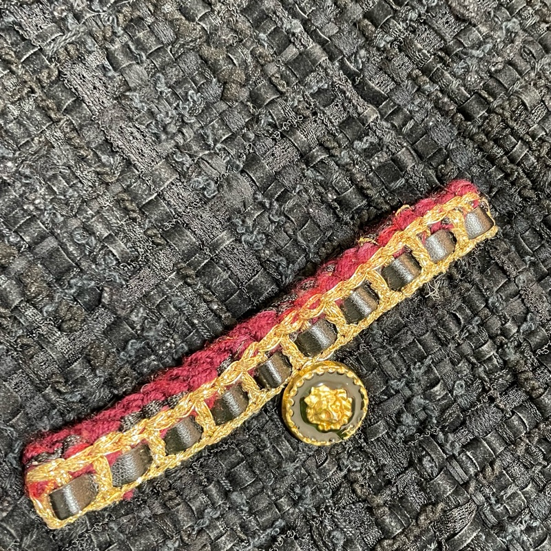 ⭐️ Chanel Jacket 外套 ⭐️ chanel F36，城堡系列手工坊粗花呢编织外套，专柜7w十，经典版型。不过时款。耐穿耐看-5