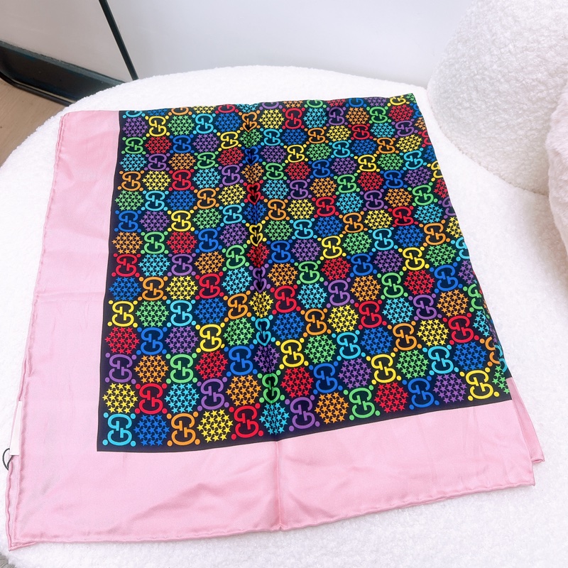 閒置 Gucci 粉色拼彩色老花披肩/絲巾90cm-0