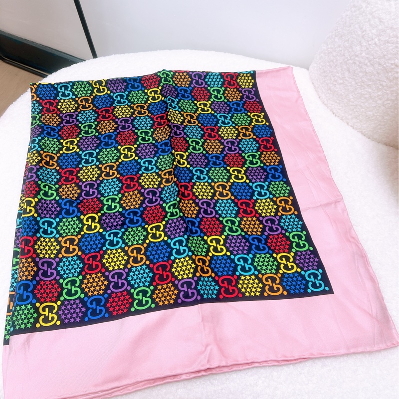閒置 Gucci 粉色拼彩色老花披肩/絲巾90cm-1