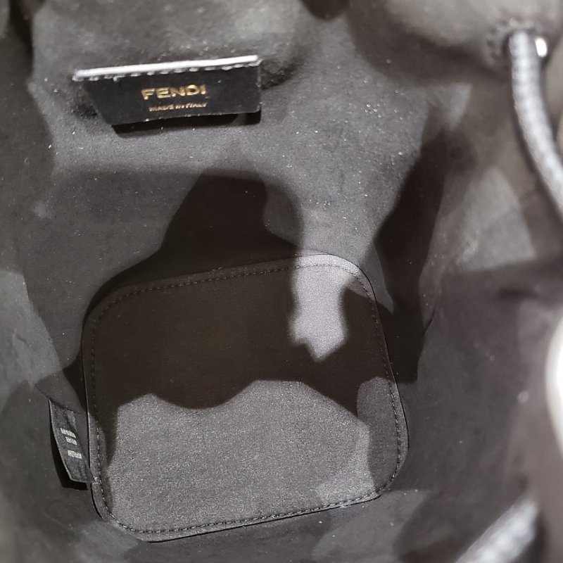 ⏰當季新品 原價6萬7千2🌺Fendi 8BS109 Mon Tresor 黑色皮革迷你水桶包-6
