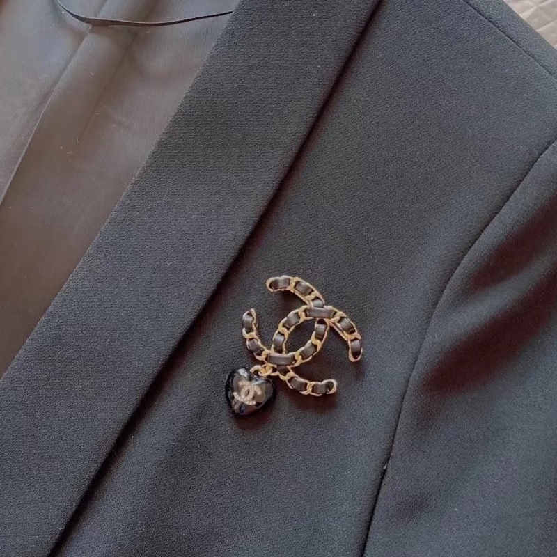 CHANEL絕版皮穿鏈雙C胸針🖤-0