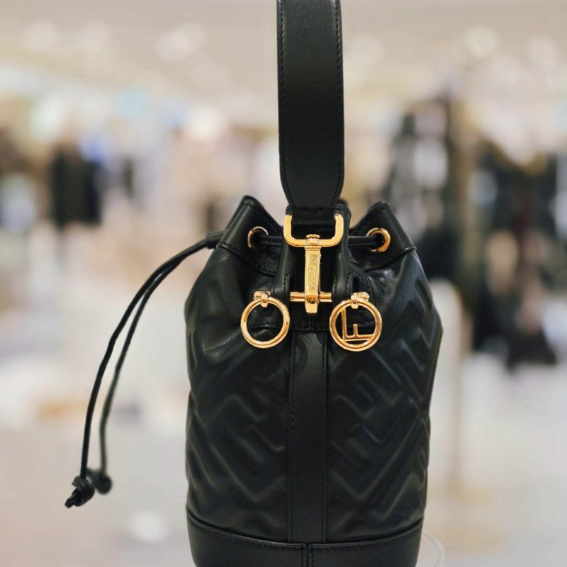 ⏰當季新品 原價6萬1千2🌺Fendi 8BS093 迷你 FF 立體浮雕Mon Tresor 包 黑色/附肩帶-5