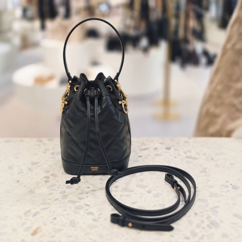 ⏰當季新品 原價6萬1千2🌺Fendi 8BS093 迷你 FF 立體浮雕Mon Tresor 包 黑色/附肩帶-7