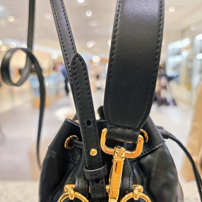 ⏰當季新品 原價6萬1千2🌺Fendi 8BS093 迷你 FF 立體浮雕Mon Tresor 包 黑色/附肩帶-13