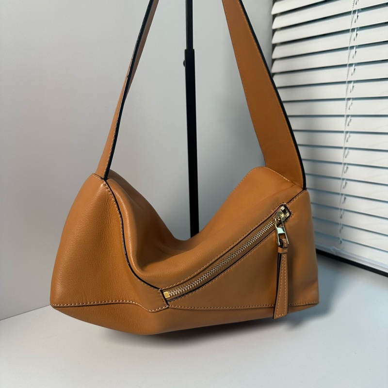 Loewe 羅意威 焦糖色puzzle腋下包Hobo  附件：🈚-1