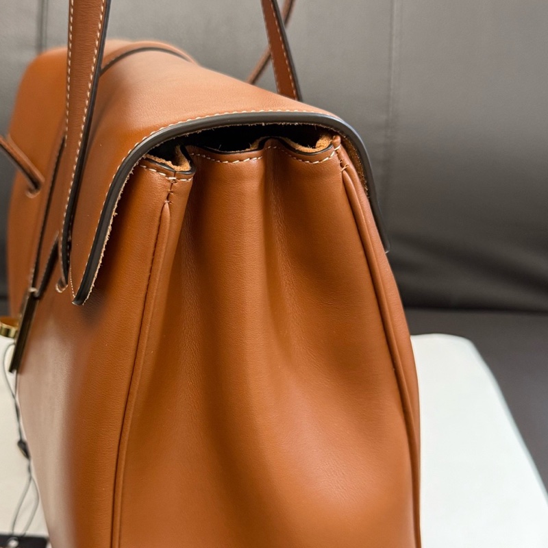 CELINE賽琳思琳 焦糖色Soft 16 牛皮手提單肩包中號女款 尺寸：長32cm 寬15cm 高24cm-3