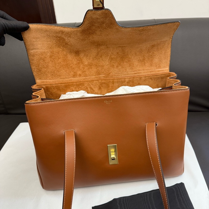 CELINE賽琳思琳 焦糖色Soft 16 牛皮手提單肩包中號女款 尺寸：長32cm 寬15cm 高24cm-5